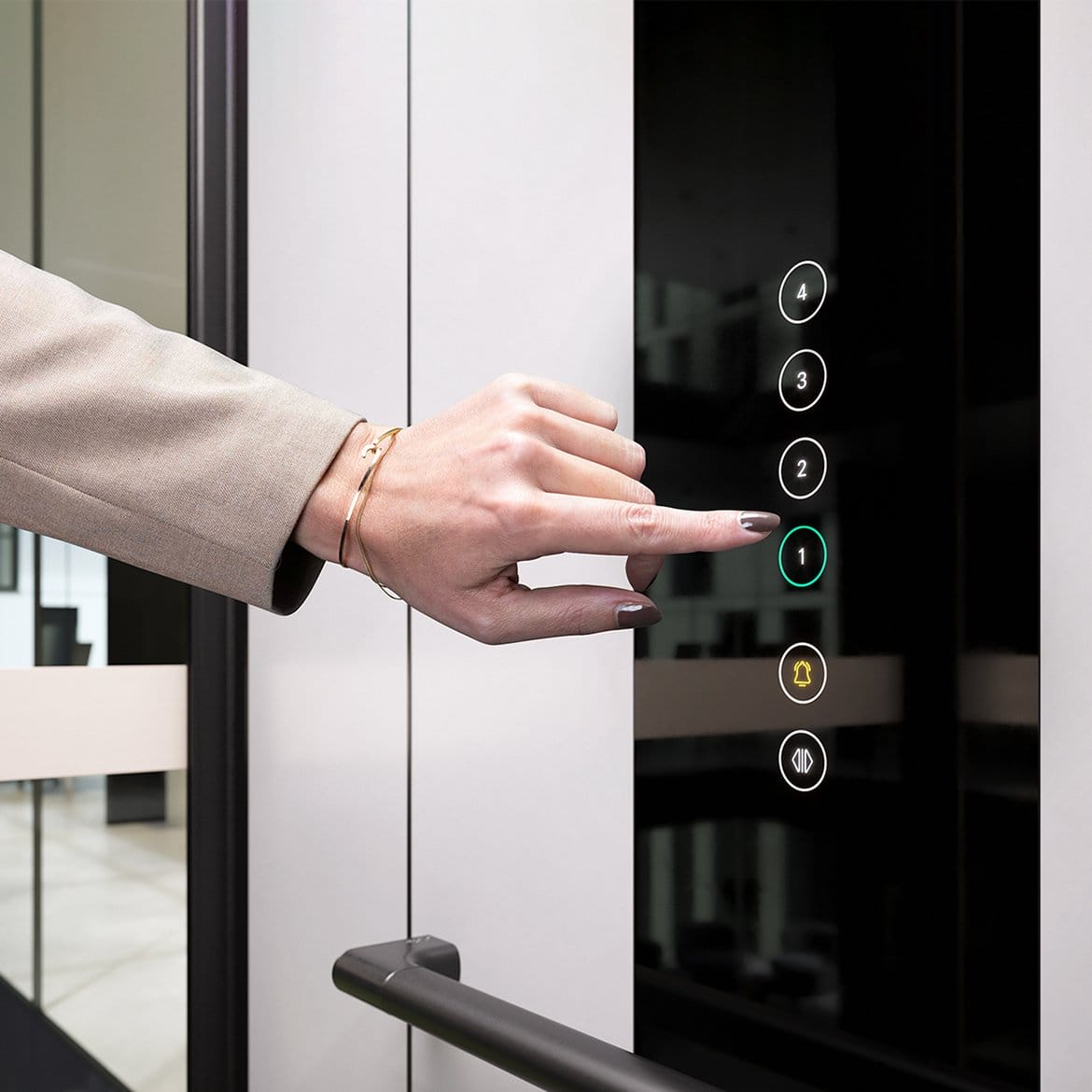 cabin-lift-one-touch-operation