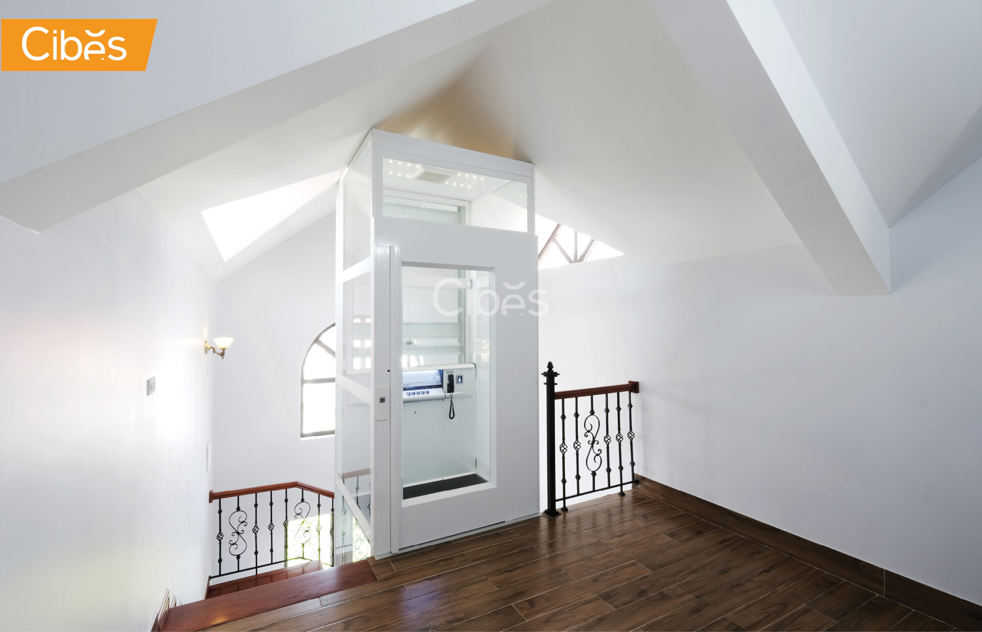 HOME LIFTS – Middle of stairs clas40
