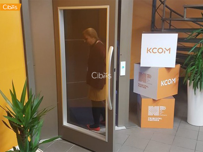 Cibes lift at KCOM A5000 PLATFORM LIFT 3