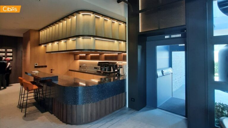 Cibes Voyager Elegance Air ลิฟท์บ้าน 2 ชั้น Glacial Slate Grey สี (ขนาด 1100×1467 mm)