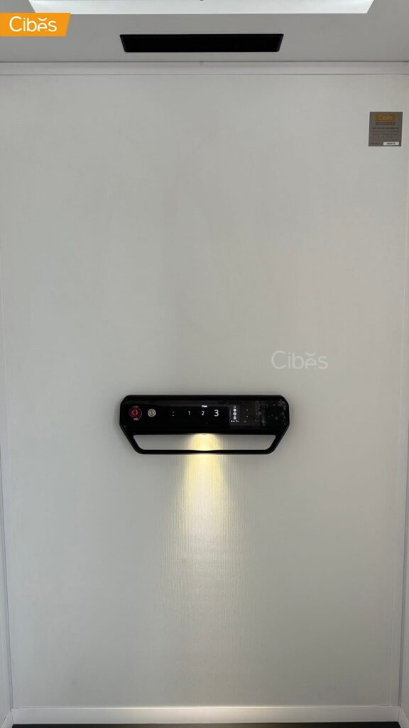 Cibes V70 Elegance ลิฟท์บ้าน 3 ชั้น สี Organic Signal White (ขนาด 1210×1315)