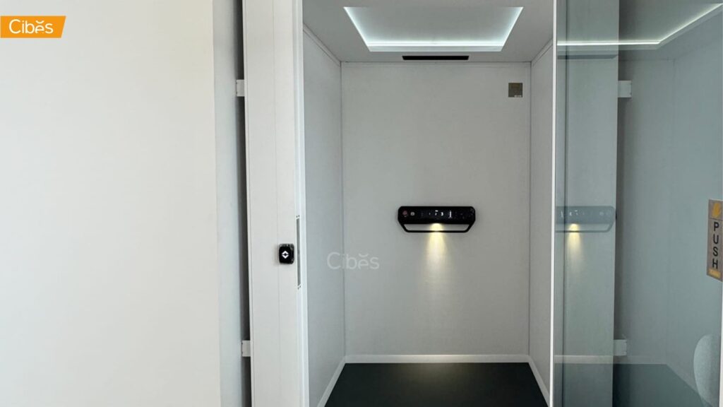 Cibes V70 Elegance ลิฟท์บ้าน 3 ชั้น สี Organic Signal White (ขนาด 1210×1315)