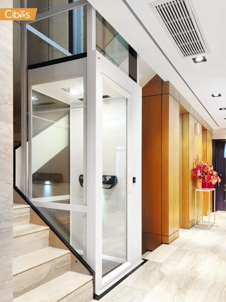 Cibes V90 Elegance ลิฟท์บ้าน 3 ชั้น สี Organic Signal White (ขนาด 810×815)
