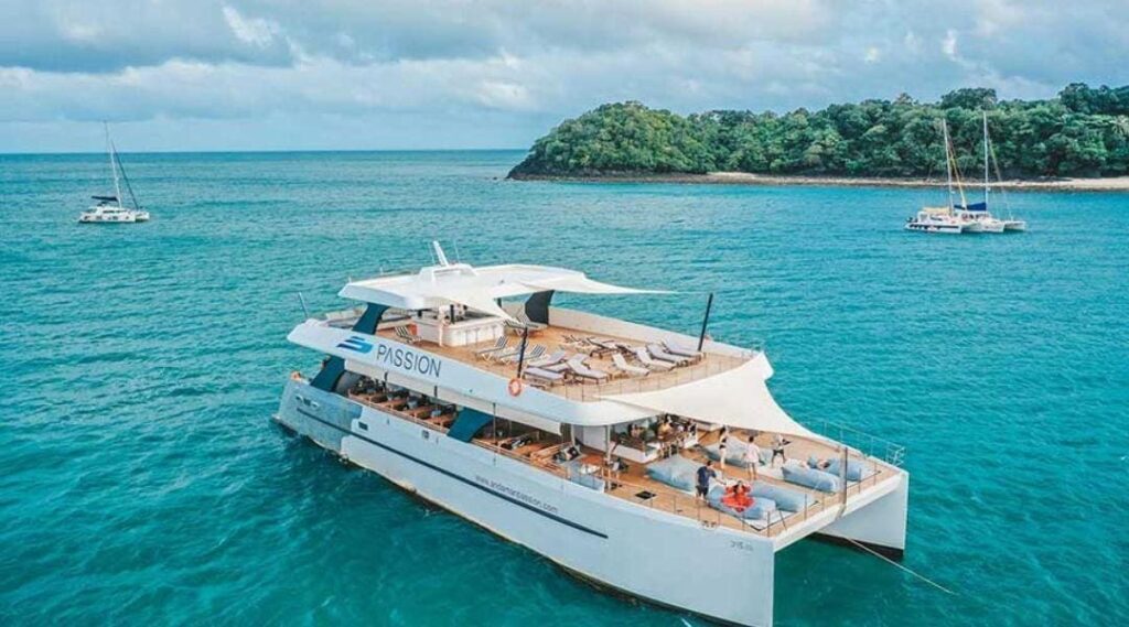 Yacht Charter บริษัทที่ให้บริการ เช่าเรือยอร์ชเหมาลํา ภูเก็ต โดยเฉพาะ